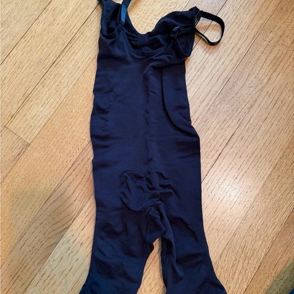 New SKIMS Seamless Sculpt Mid Thigh Bodysuit in Onyx